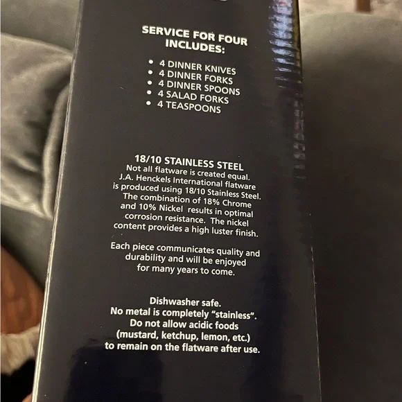 Stainless Steel 20-Piece Flatware Set - Picture 3 of 4